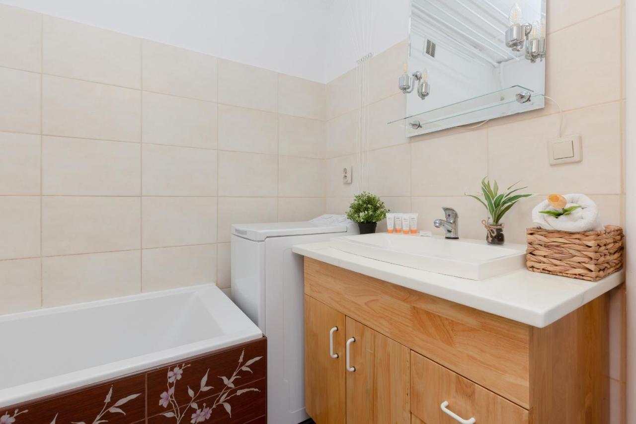Airport Studio Astronautow With Balcony By Renters Apartment Warsaw